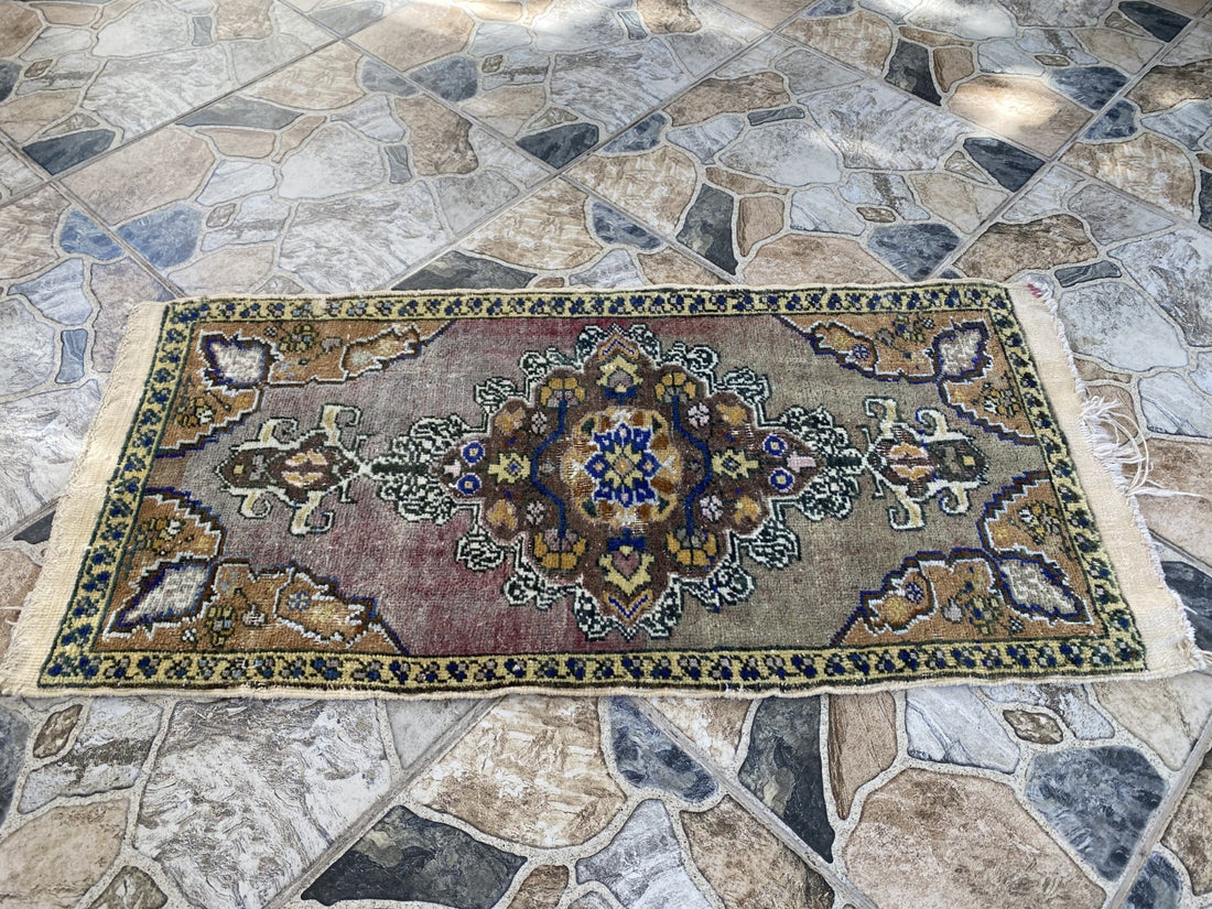 Geometric Turkish Vintage Rug Small Farmhouse Anatolian Tribal Village Rug 1.6x3