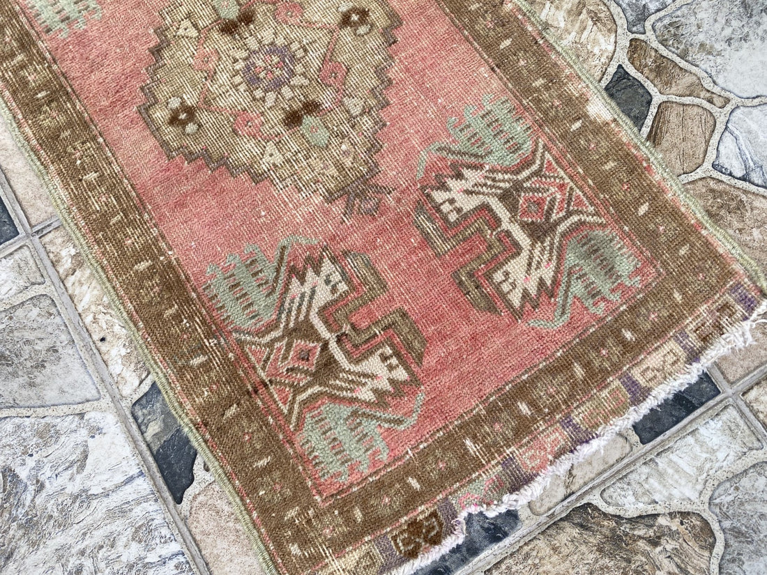 Vintage Turkish Small Rug | 1.6x2.7 ft Hand-Knotted Wool | Red Geometric Mat