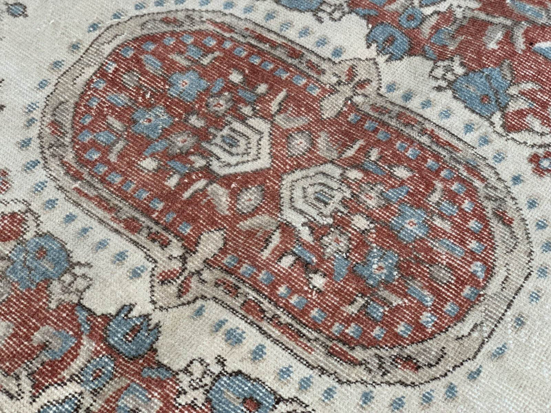 Turkish Vintage Geometric Rug,Farmhouse Vintage Anatolian Village Rug 3.9x6.9 ft