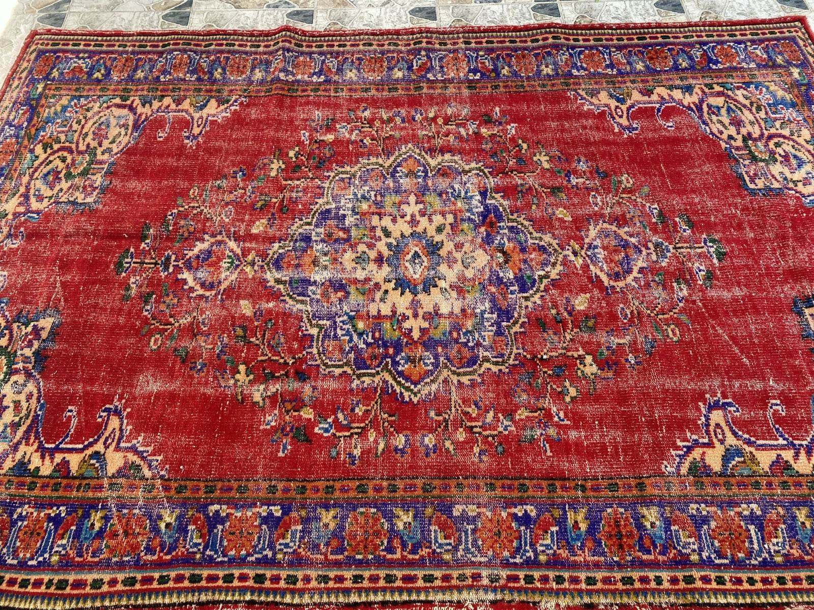 Large Vintage Wool Rug | 6.1 x 9.2 ft Faded Anatolian Carpet Hand-Knotted Carpet