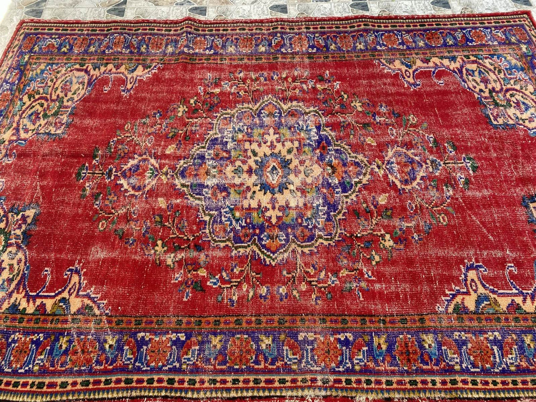 Large Vintage Wool Rug | 6.1 x 9.2 ft Faded Anatolian Carpet Hand-Knotted Carpet