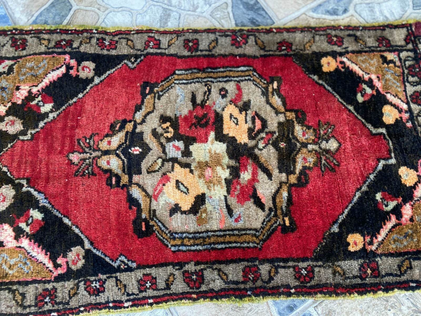 Vintage Rug | Turkish 1970s Handmade Tribal Wool Farmhouse Antique Small Carpet