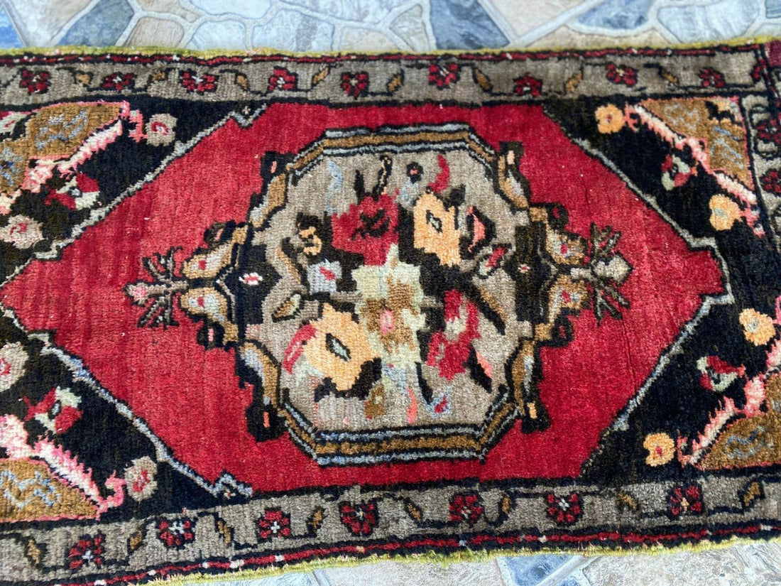 Vintage Rug | Turkish 1970s Handmade Tribal Wool Farmhouse Antique Small Carpet