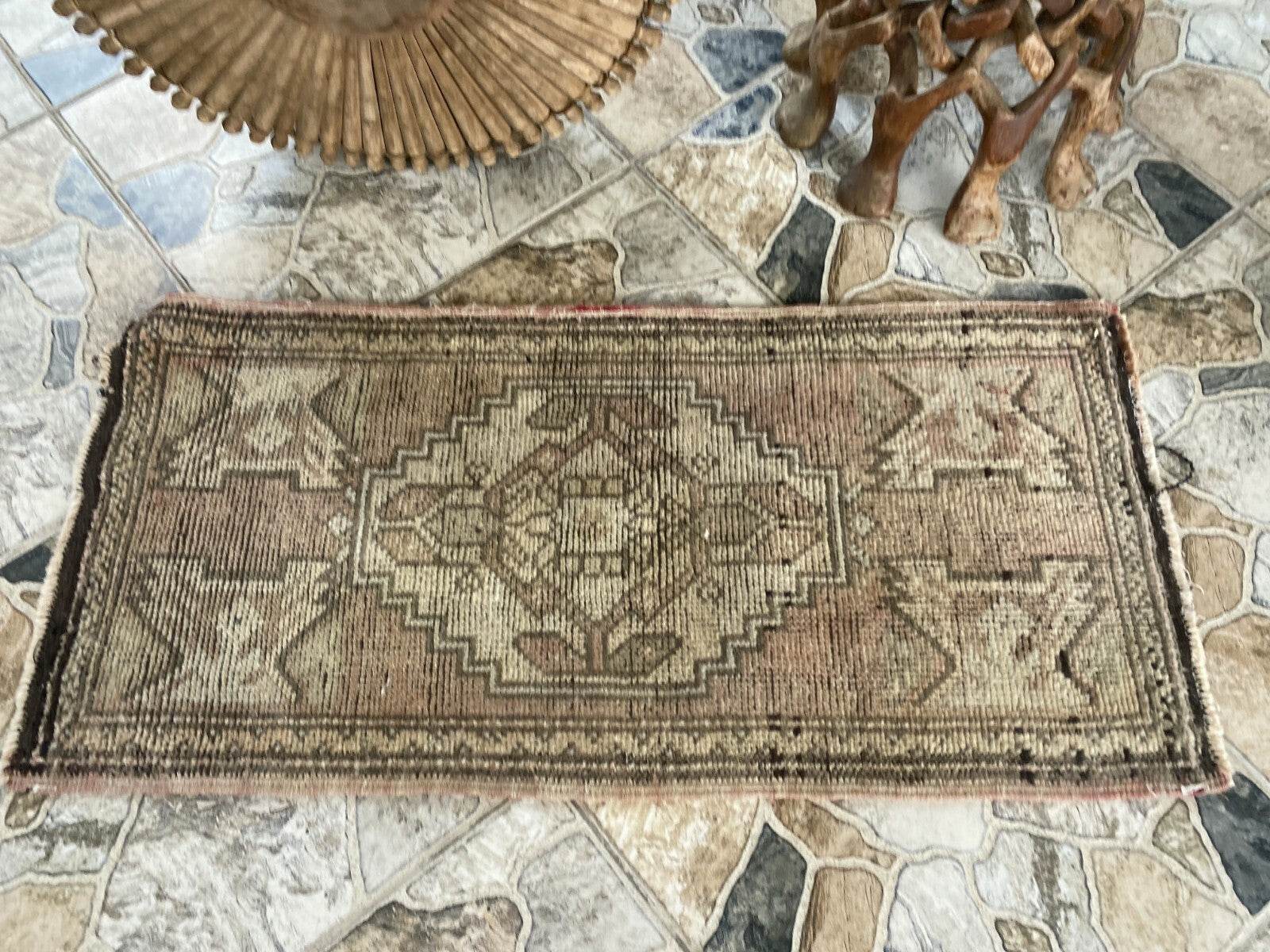 Pre 1990’s ANTIQUE ANATOLIAN FARMHOUSE RUG - TRIBAL GEOMETRIC TURKISH VINTAGE