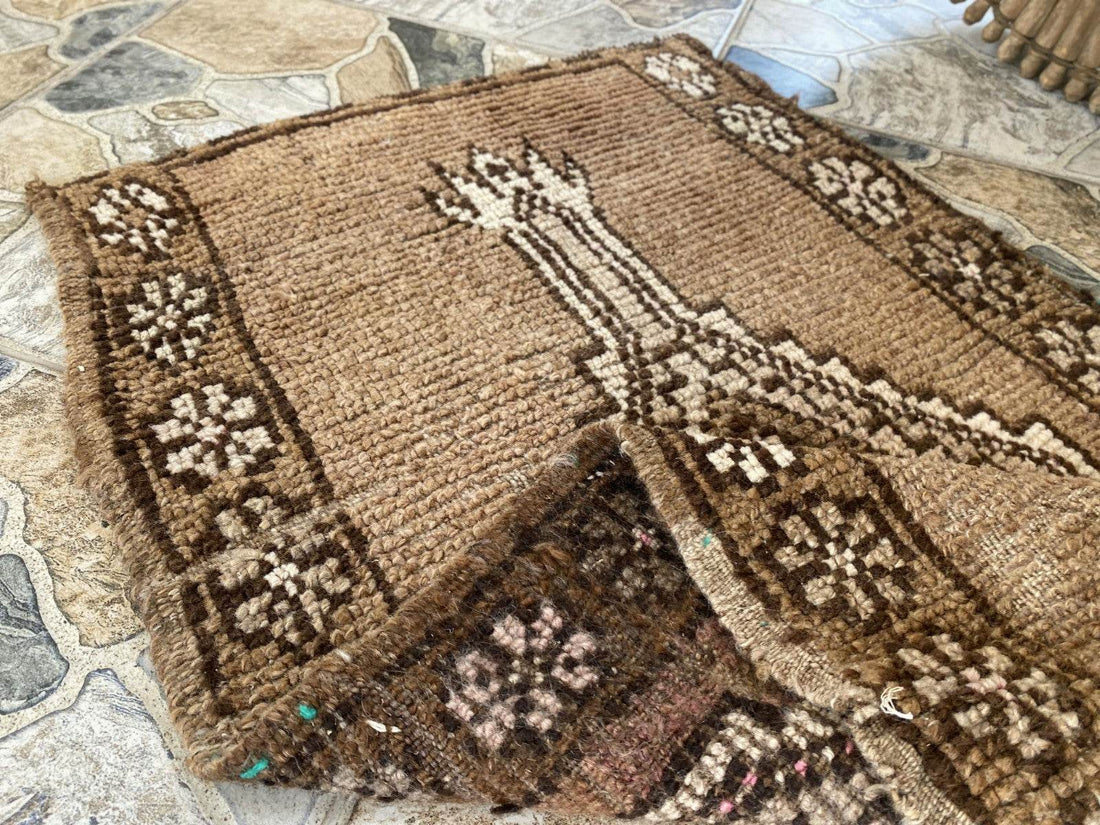 Pre 1970’s ANTIQUE ANATOLIAN FARMHOUSE RUG - GEOMETRIC TRIBAL TURKISH VINTAGE