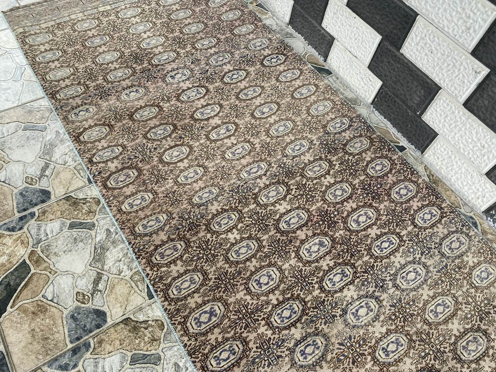 Vintage Oushak Farmhouse Rug, Turkish Anatolian Handknotted Wool Runner 3x9 ft