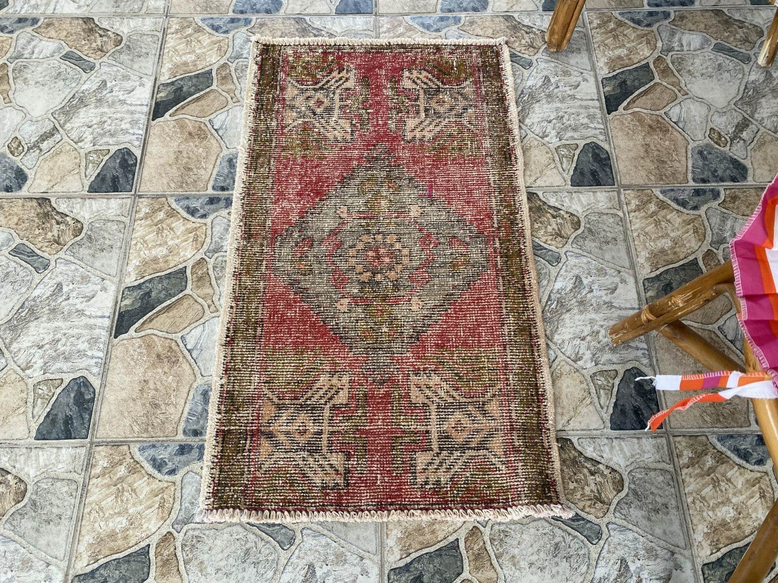 Pre 1980’s ANTIQUE ANATOLIAN FARMHOUSE RUG - TRIBAL GEOMETRIC TURKISH VINTAGE