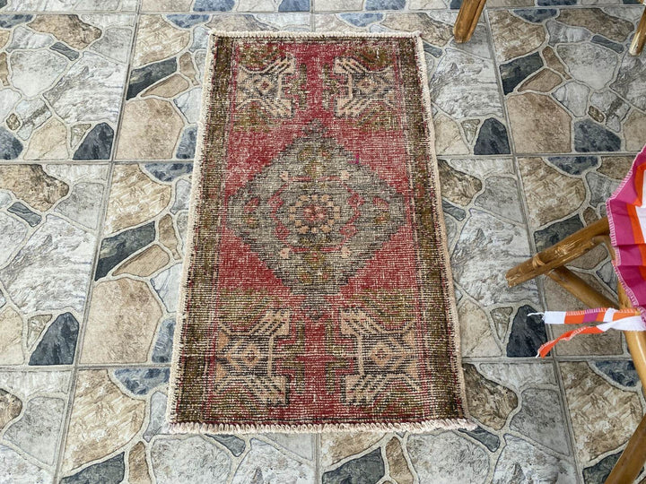Pre 1980’s ANTIQUE ANATOLIAN FARMHOUSE RUG - TRIBAL GEOMETRIC TURKISH VINTAGE