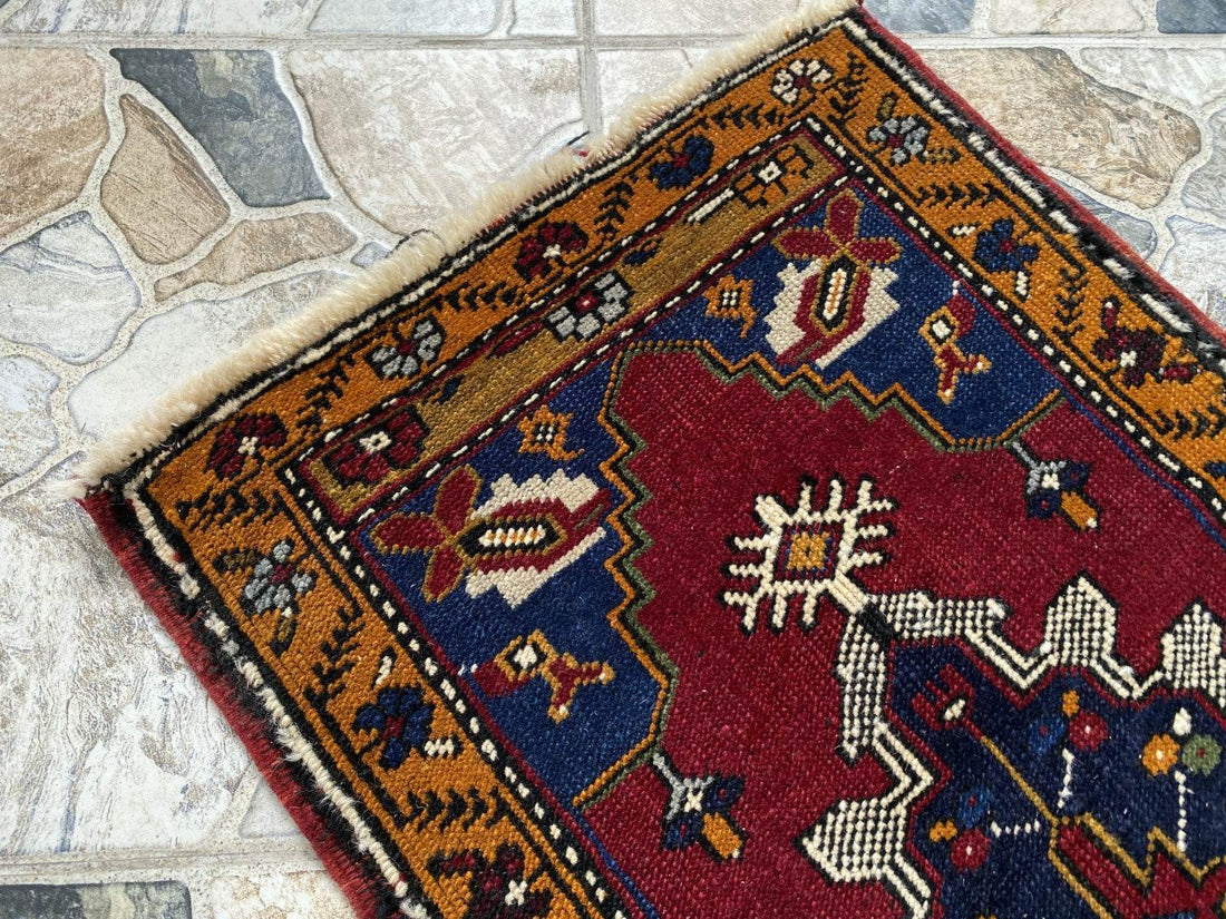 Small Vintage Wool Rug | 1.6 x 3.0 ft Hand-Knotted Anatolian Faded Medallion Rug