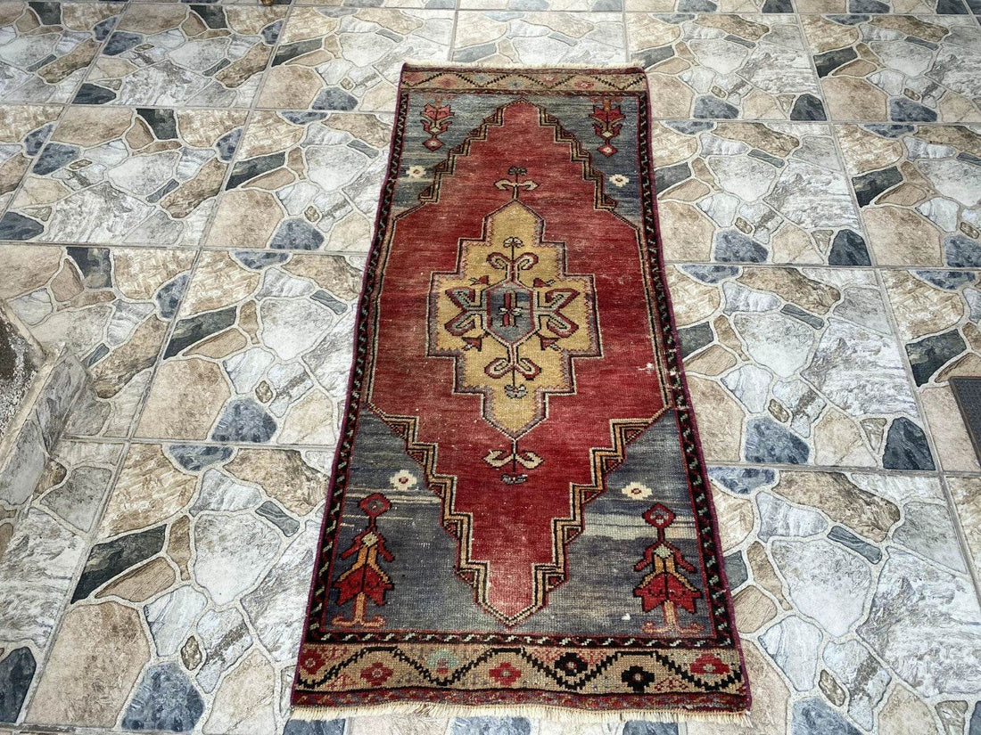 Pre 1970’s ANTIQUE ANATOLIAN FARMHOUSE RUG - GEOMETRIC TRIBAL TURKISH VINTAGE