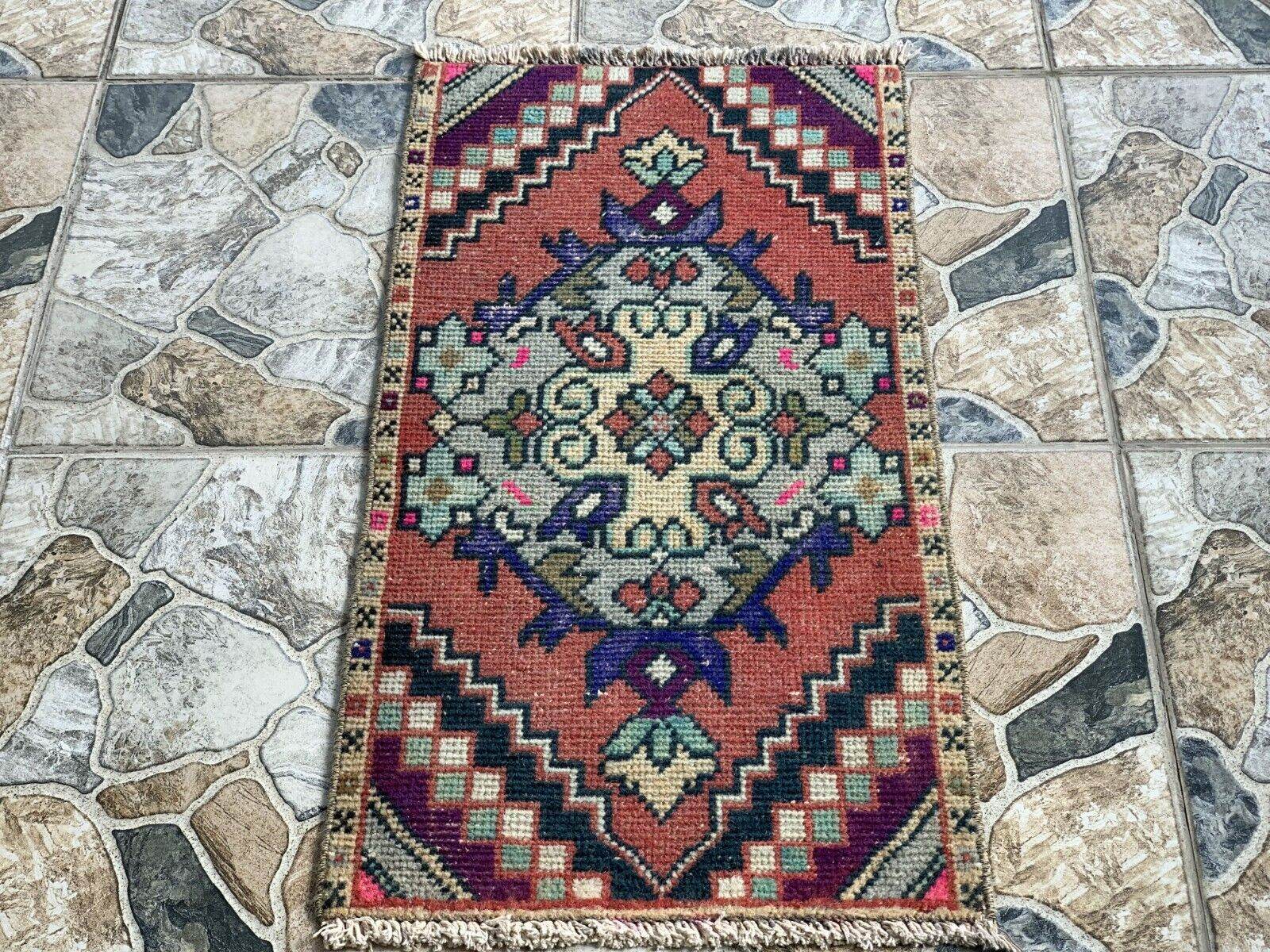 Small Turkish Vintage Oushak Rug, Wool Handmade Farmhouse Geometric 1.5 x 2.8 ft
