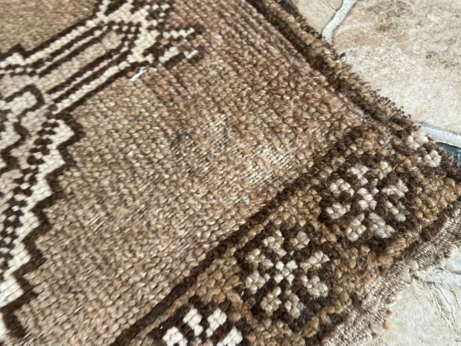 Pre 1970’s ANTIQUE ANATOLIAN FARMHOUSE RUG - GEOMETRIC TRIBAL TURKISH VINTAGE