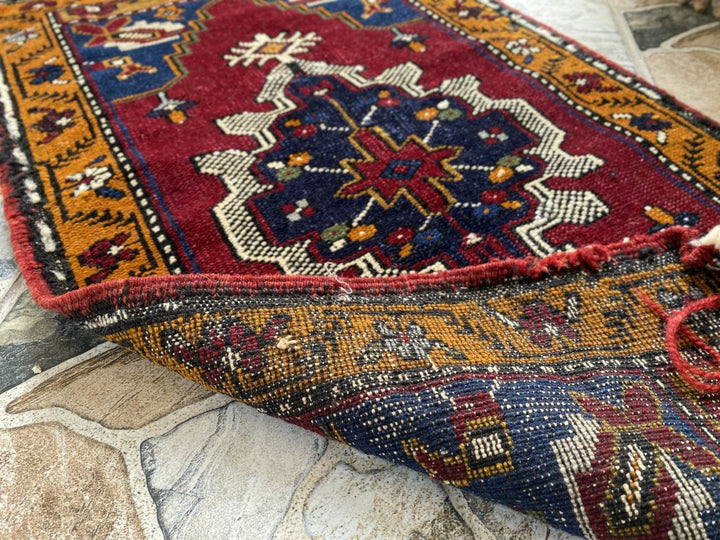 Small Vintage Wool Rug | 1.6 x 3.0 ft Hand-Knotted Anatolian Faded Medallion Rug