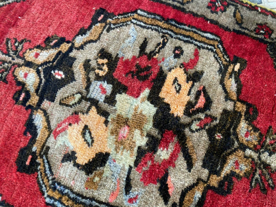 Vintage Rug | Turkish 1970s Handmade Tribal Wool Farmhouse Antique Small Carpet