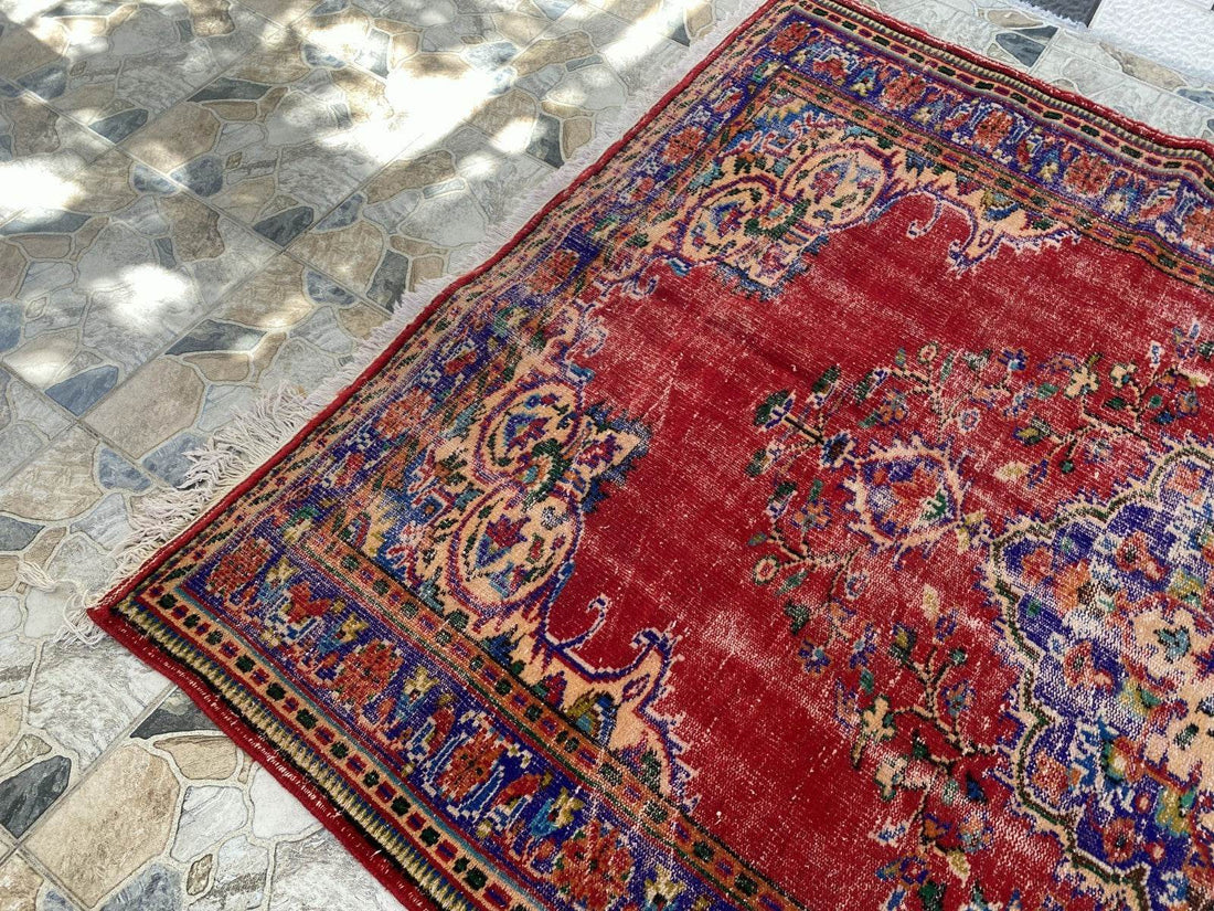 Large Vintage Wool Rug | 6.1 x 9.2 ft Faded Anatolian Carpet Hand-Knotted Carpet