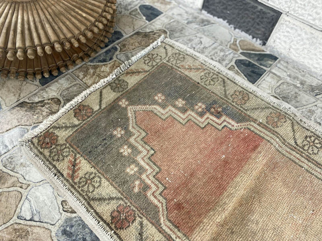 Vintage Turkish Oushak Prayer Rug | 2x3 ft | Hand-Knotted Wool Anatolian Tribal