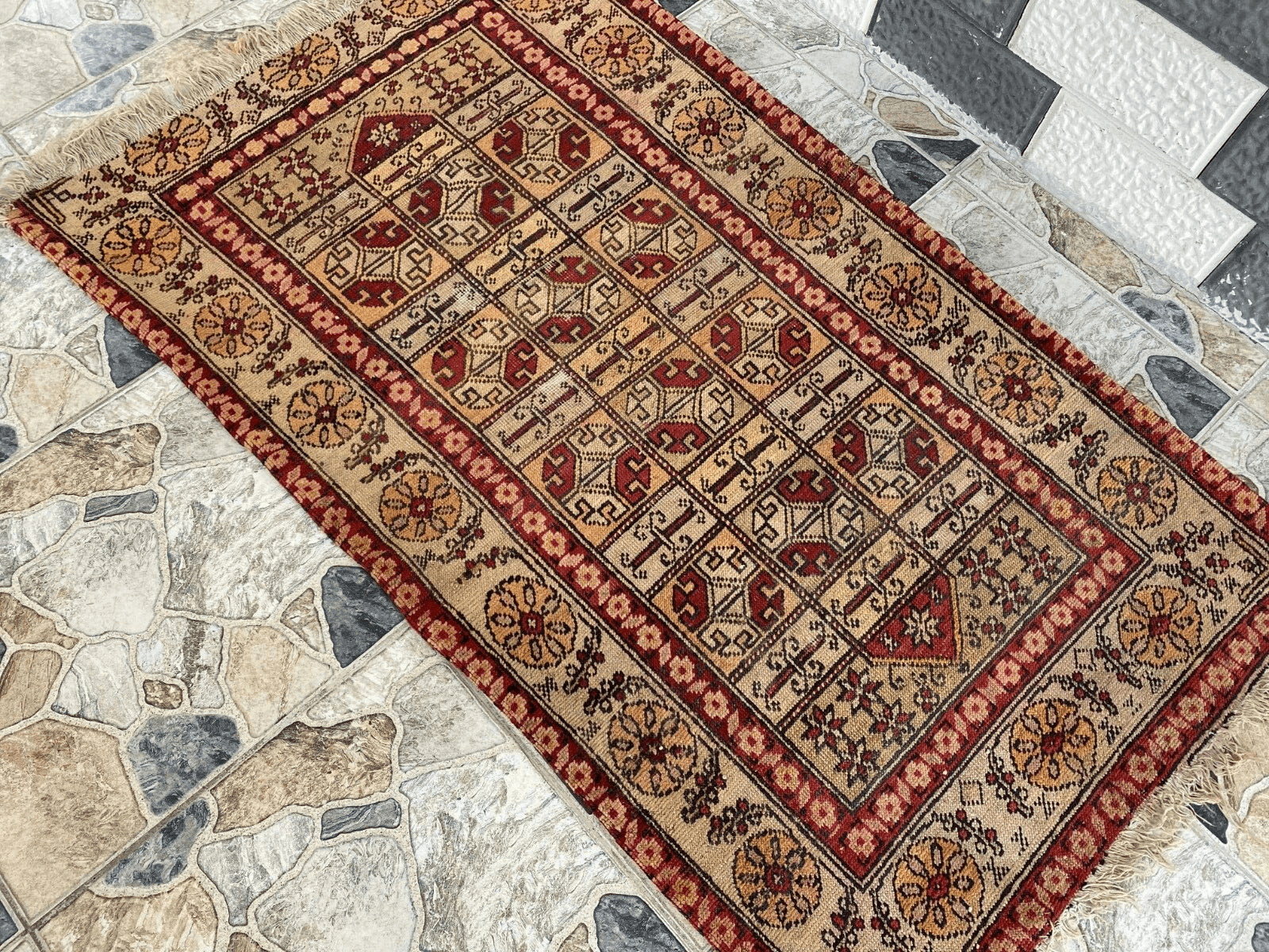 Pre 1920’s ANTIQUE ARMENIAN AREA RUG GEOMETRIC TRIBAL FARMHOUSE VINTAGE CARPET