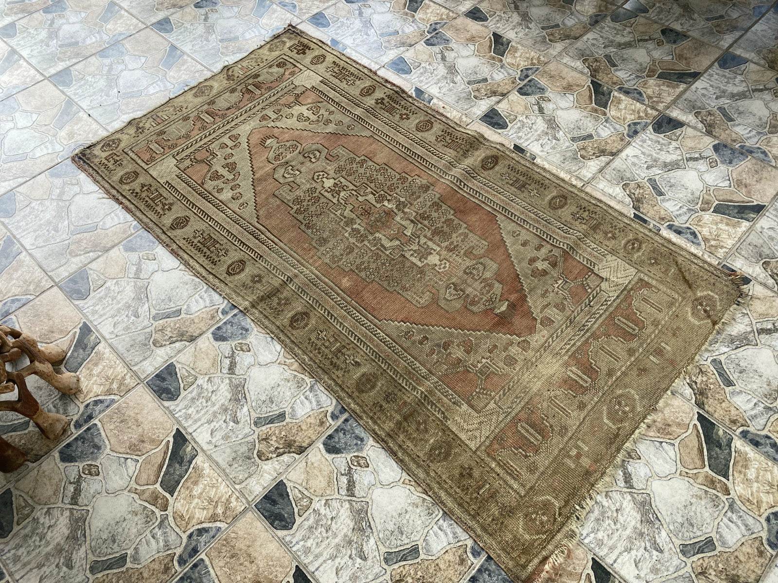 Pre 1980’s ANTIQUE ANATOLIAN RUG FARMHOUSE GEOMETRIC TRIBAL TURKISH VINTAGE RUG