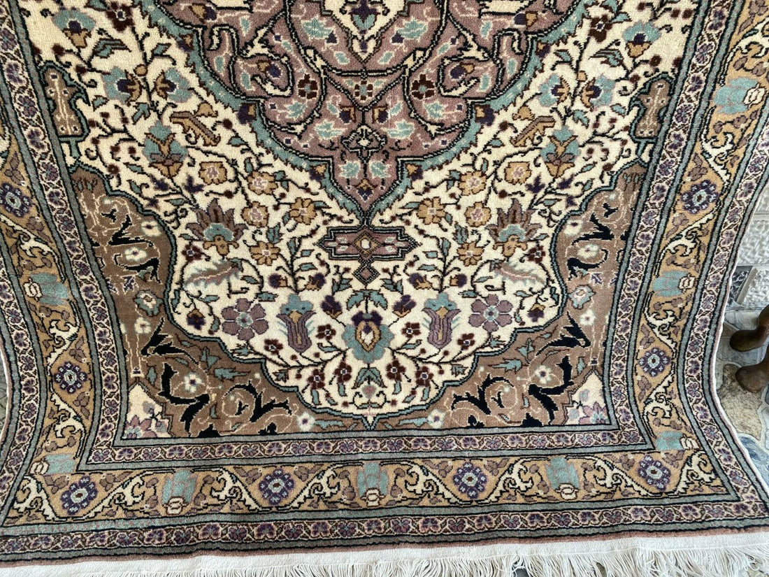 Pre 1980’s ANTIQUE ANATOLIAN TURKISH VINTAGE AREA RUG - GEOMETRIC TRIBAL KAYSERI