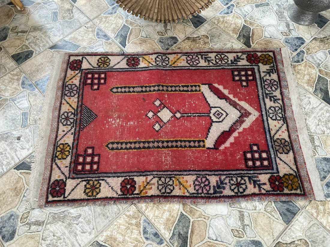 Vintage Turkish Oushak Prayer Rug | 2x3 ft | Hand-Knotted Wool Anatolian Tribal