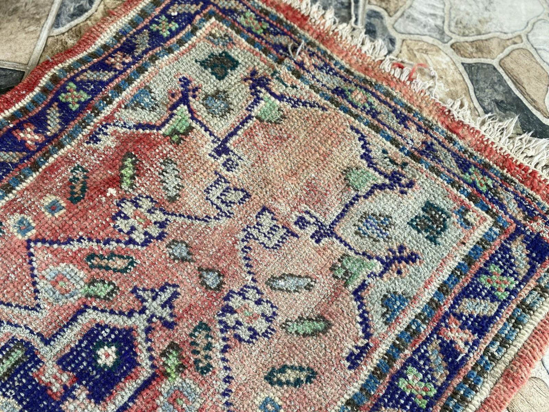 Turkish Vintage Rug, Farmhouse Geometric Hand-Knotted Wool Medallion Rug 2x4 ft