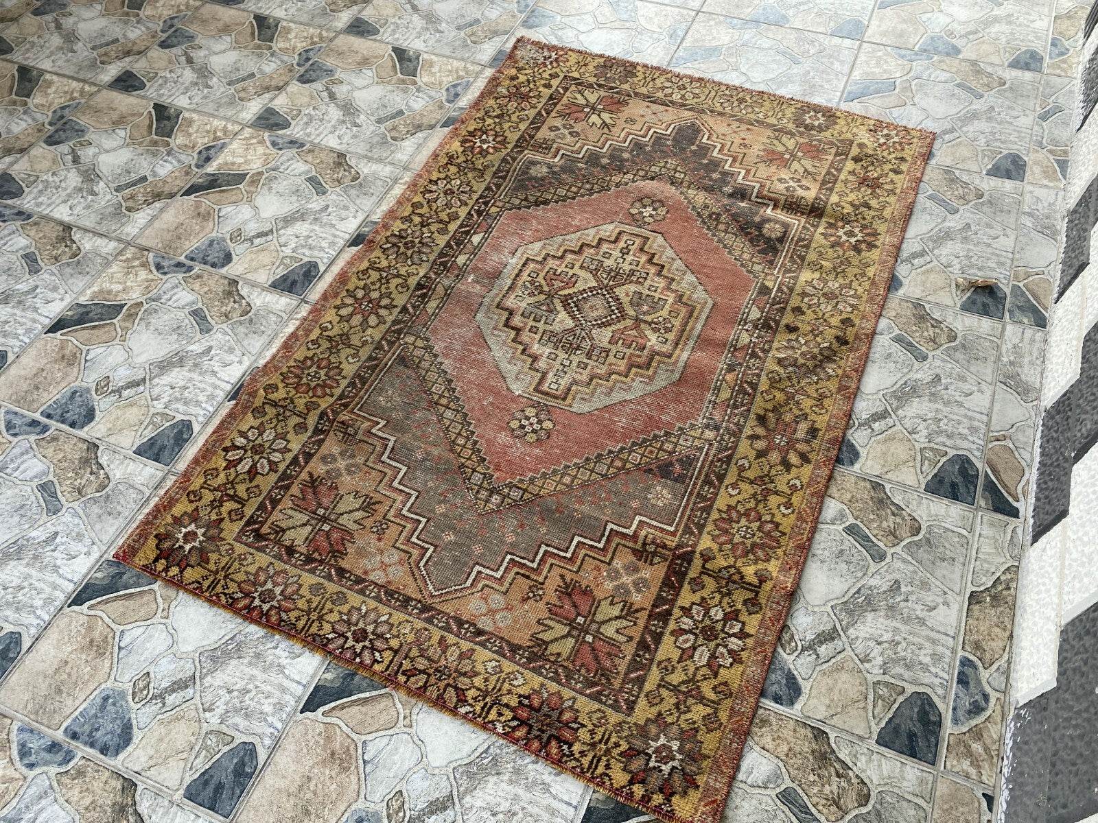 Geometric Vintage Turkish Rug, Hand-Knotted Farmhouse Anatolian Rug 3.5x5.5 Ft