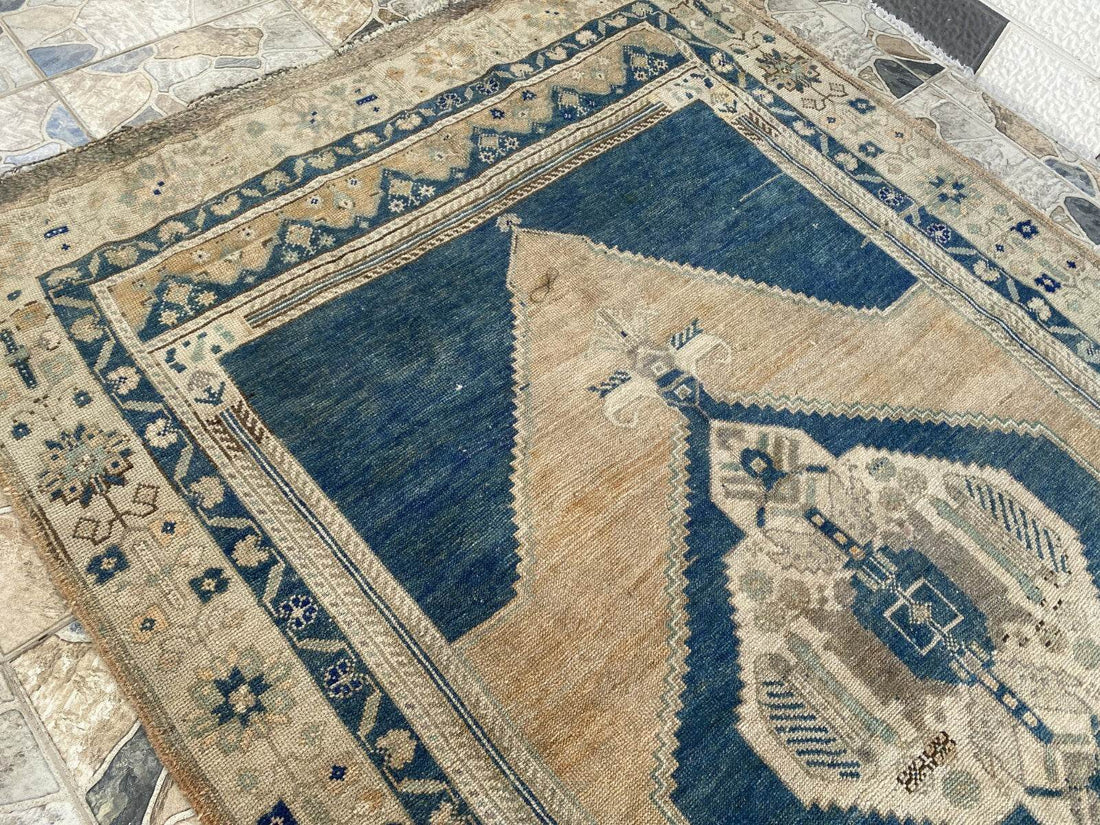 Vintage Turkish Rug | Farmhouse Handmade Wool Farmhouse Carpet Antique 5x11 ft