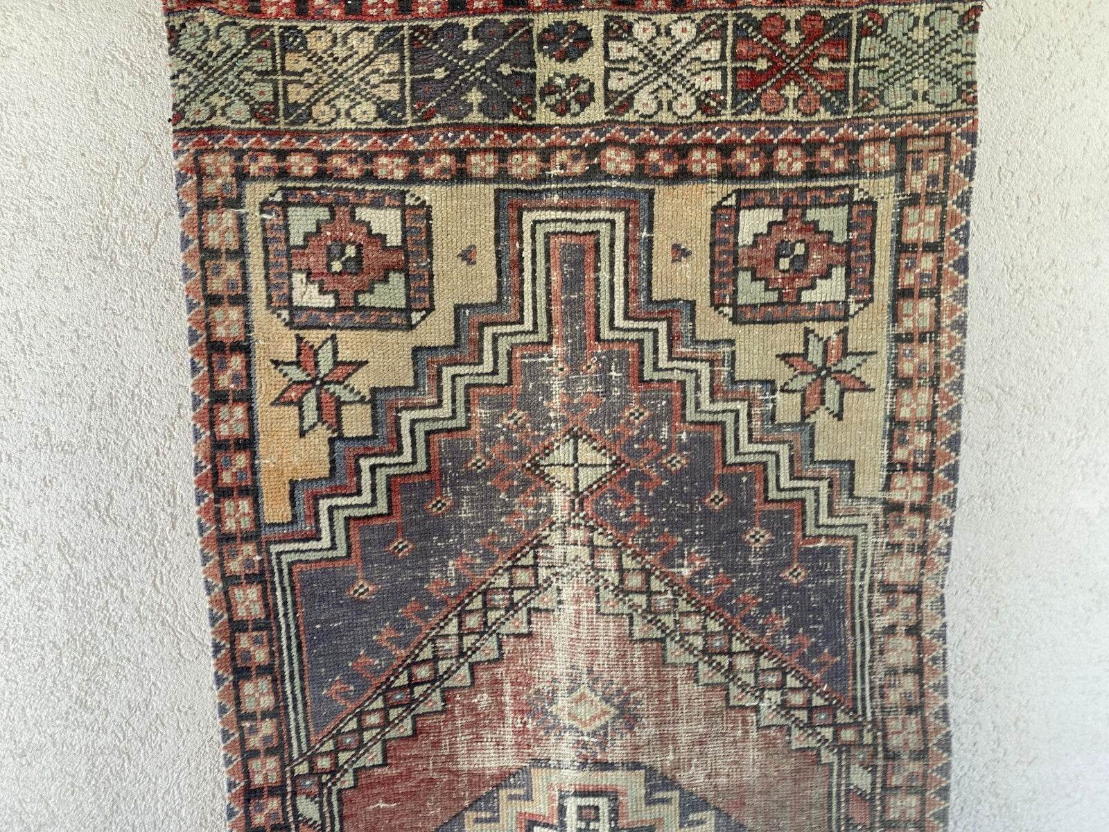 Pre 1980’s ANTIQUE ANATOLIAN FARMHOUSE RUG - GEOMETRIC TRIBAL TURKISH VINTAGE