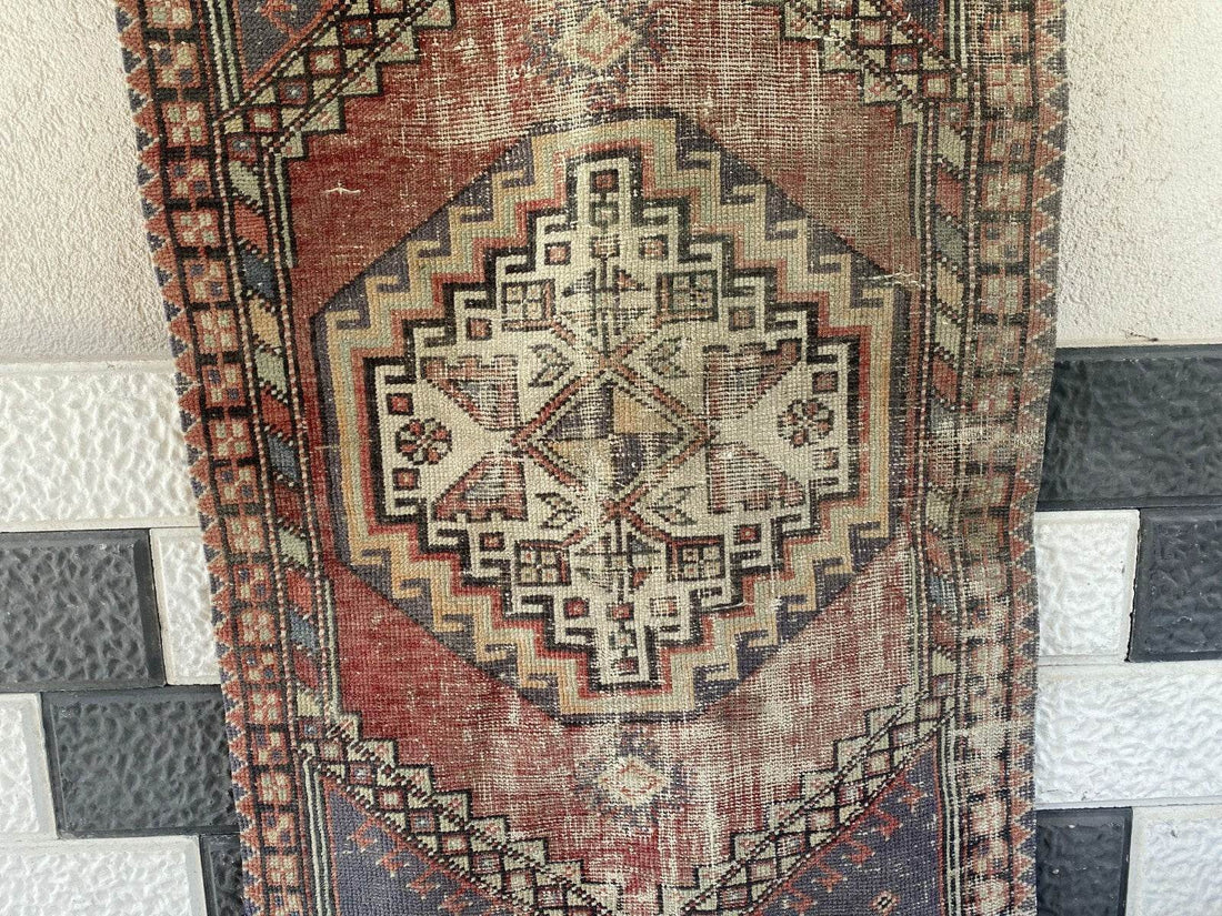 Pre 1980’s ANTIQUE ANATOLIAN FARMHOUSE RUG - GEOMETRIC TRIBAL TURKISH VINTAGE