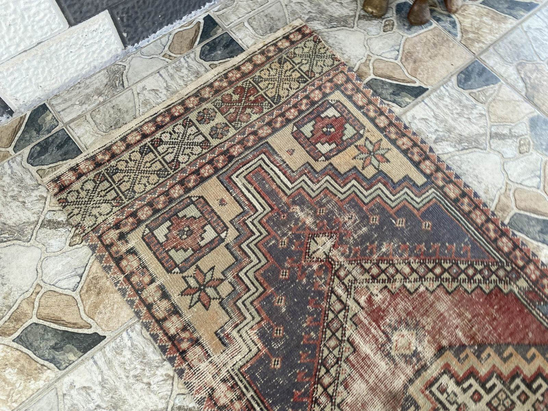 Pre 1980’s ANTIQUE ANATOLIAN FARMHOUSE RUG - GEOMETRIC TRIBAL TURKISH VINTAGE