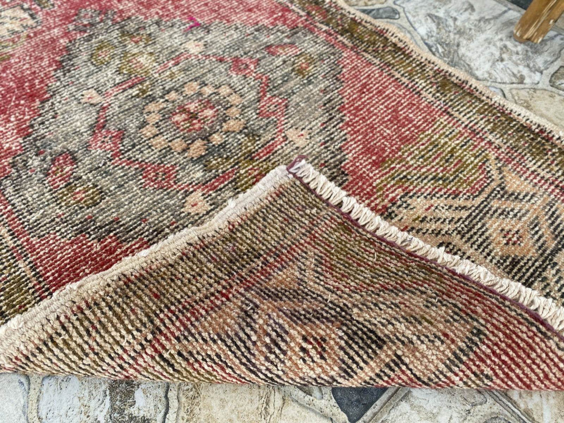 Pre 1980’s ANTIQUE ANATOLIAN FARMHOUSE RUG - TRIBAL GEOMETRIC TURKISH VINTAGE
