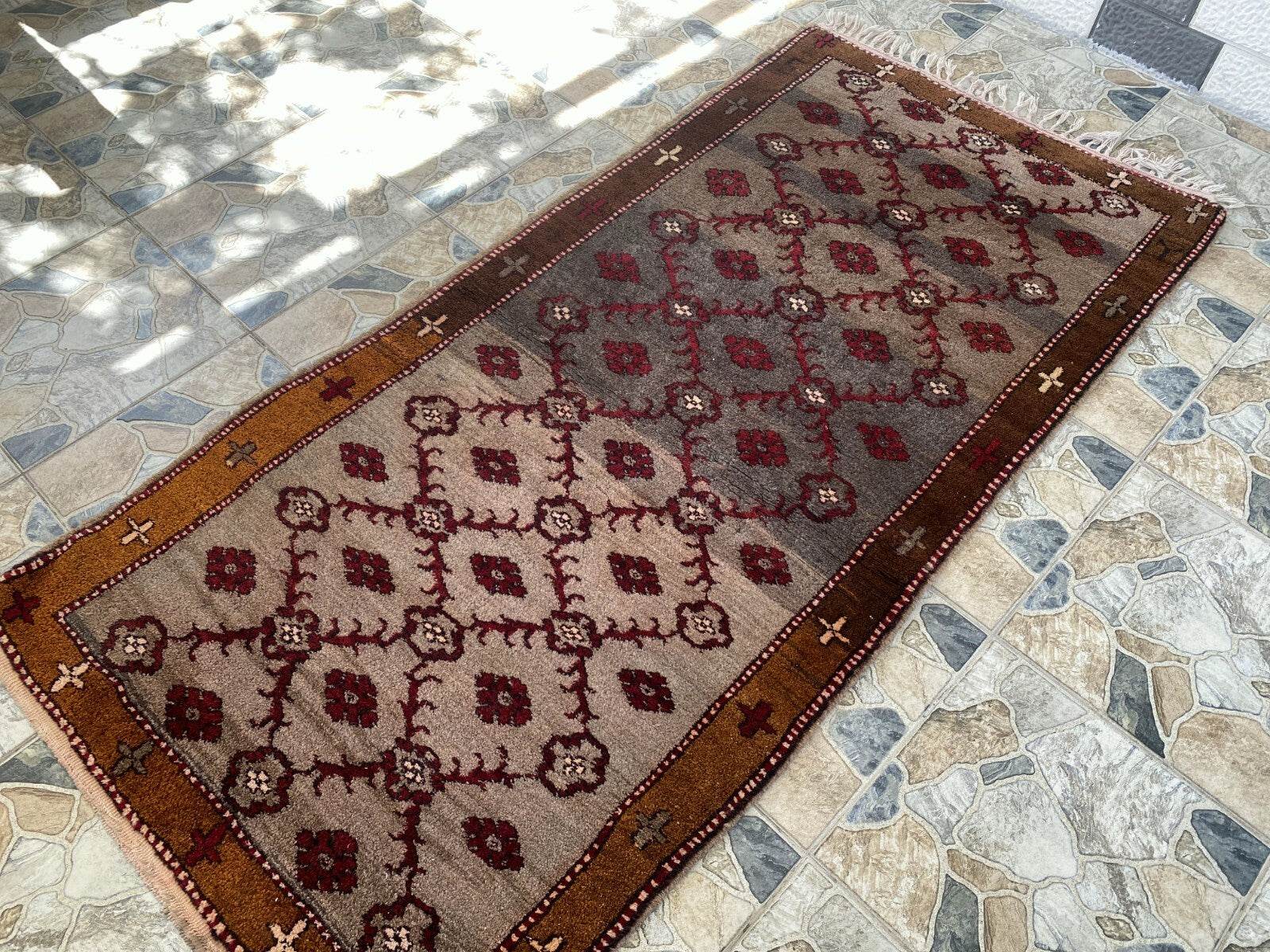 Vintage Kurdish Oushak Rug, 1980s Turkish Anatolian Hand-Knotted Wool Runner Rug