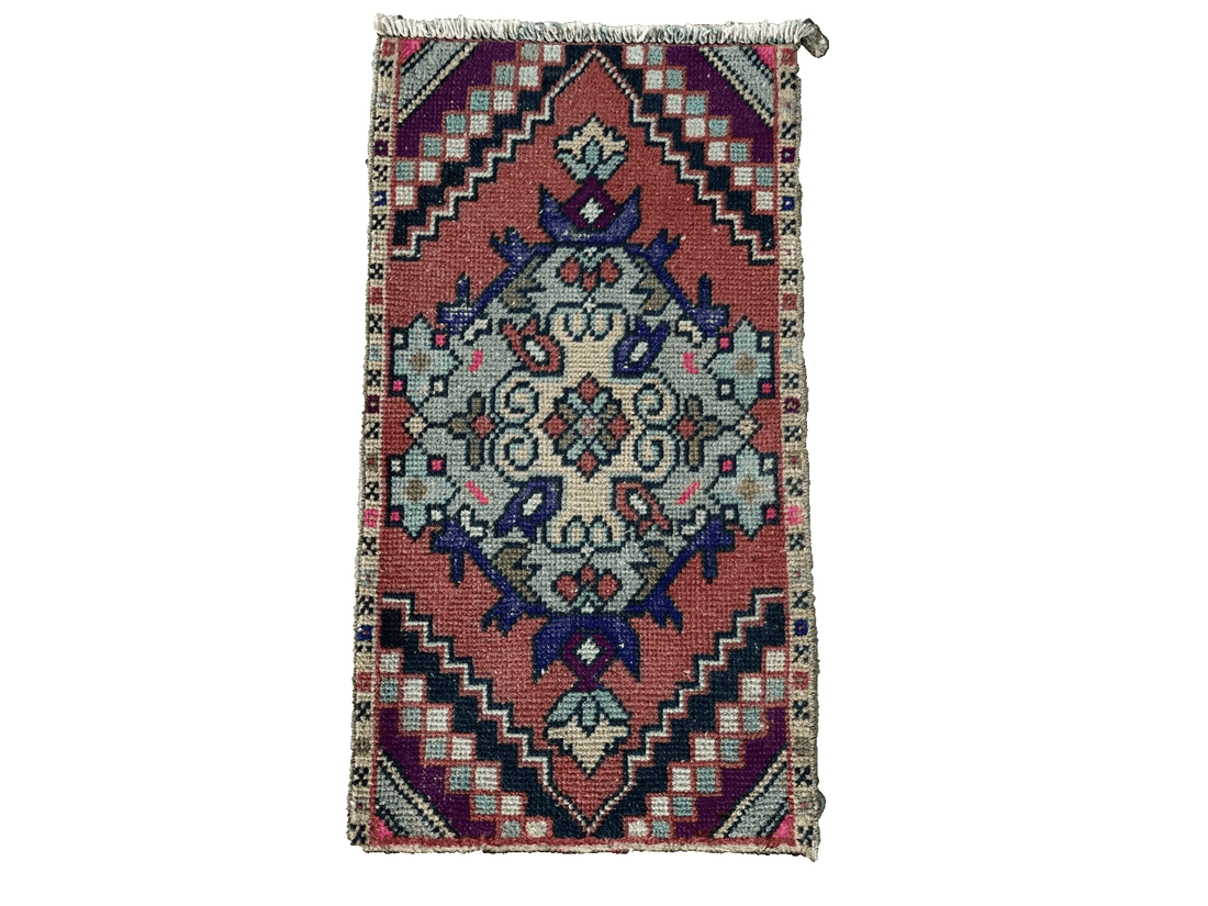 Small Turkish Vintage Oushak Rug, Wool Handmade Farmhouse Geometric 1.5 x 2.8 ft