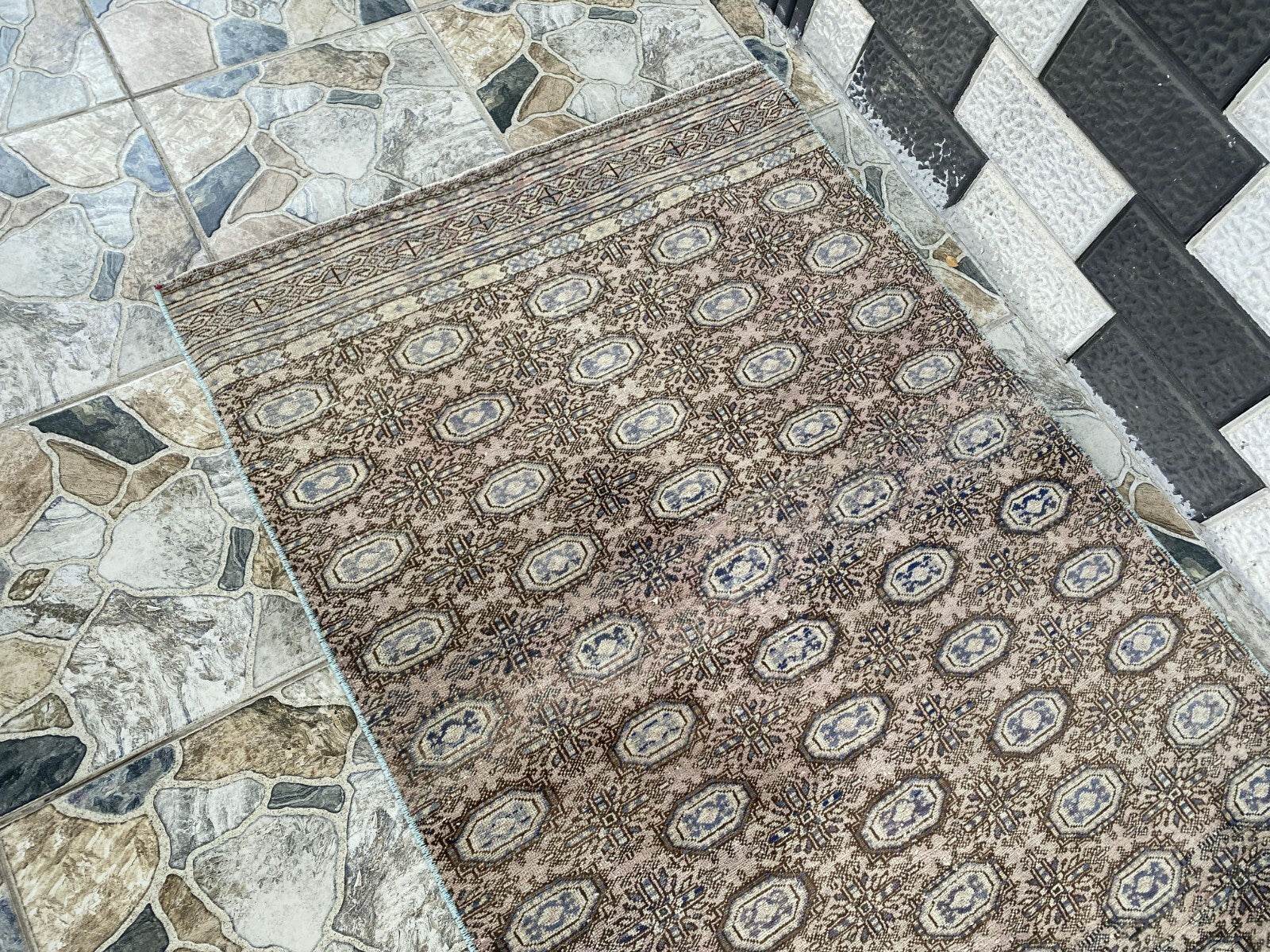 Vintage Oushak Farmhouse Rug, Turkish Anatolian Handknotted Wool Runner 3x9 ft