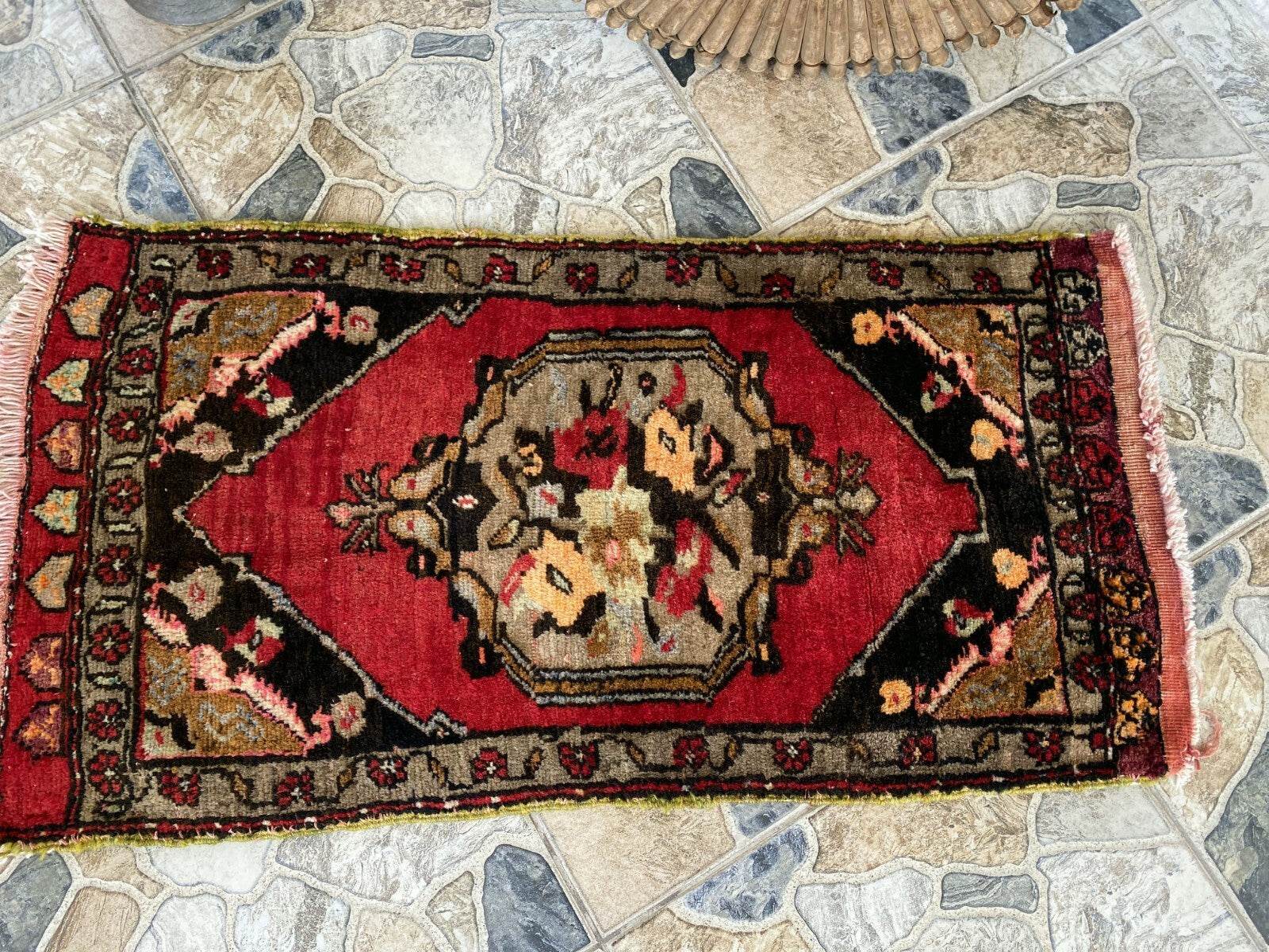 Vintage Rug | Turkish 1970s Handmade Tribal Wool Farmhouse Antique Small Carpet