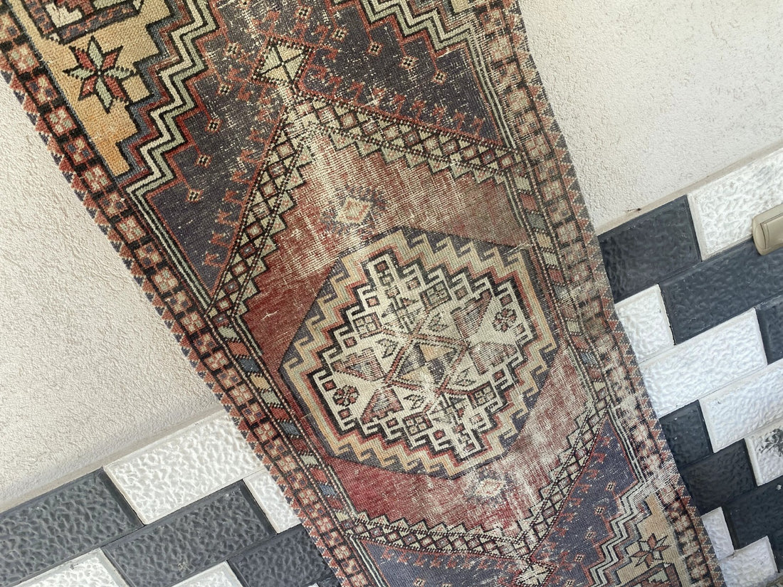 Pre 1980’s ANTIQUE ANATOLIAN FARMHOUSE RUG - GEOMETRIC TRIBAL TURKISH VINTAGE