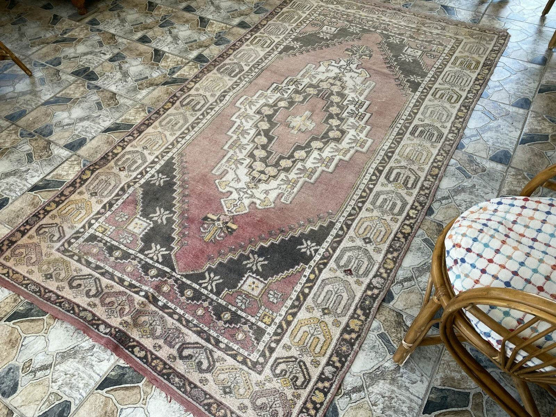 Vintage Turkish Anatolian Rug | 4.7 x 8.7 ft | Hand-Knotted Wool Tribal Carpet