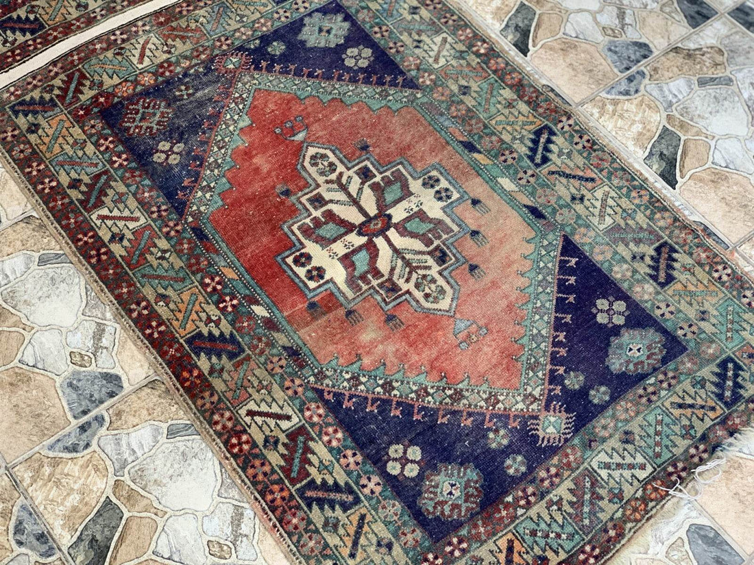 Vintage Turkish Rug | Tribal Wool Handmade Farmhouse Antique Twin 3.4ftx9.8 ft