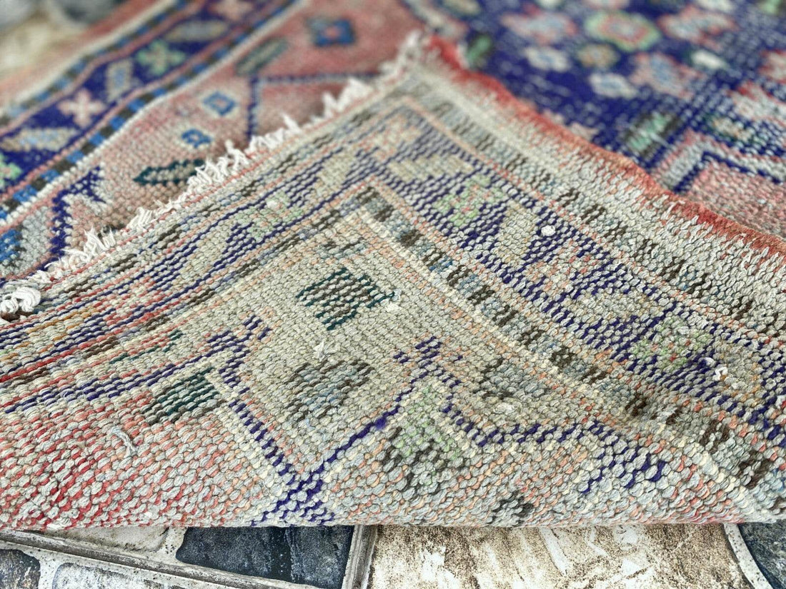 Turkish Vintage Rug, Farmhouse Geometric Hand-Knotted Wool Medallion Rug 2x4 ft