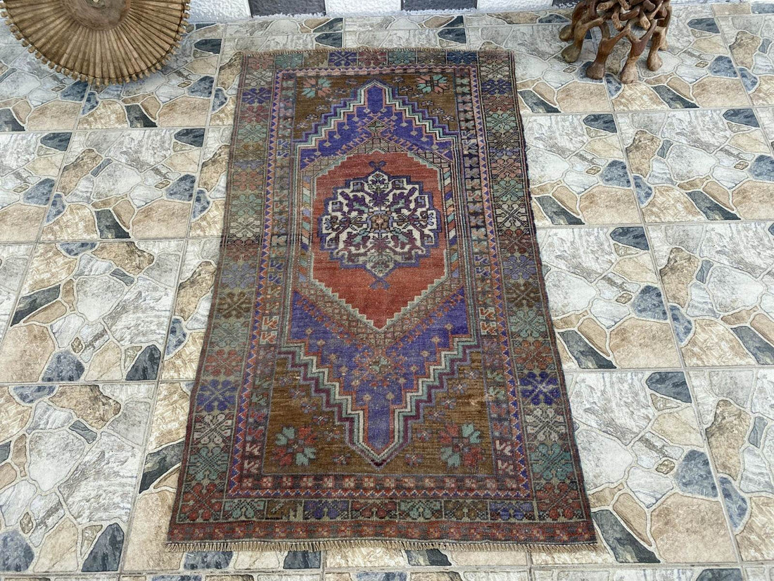 Pre 1980’s ANTIQUE ANATOLIAN FARMHOUSE RUG - TRIBAL GEOMETRIC TURKISH VINTAGE