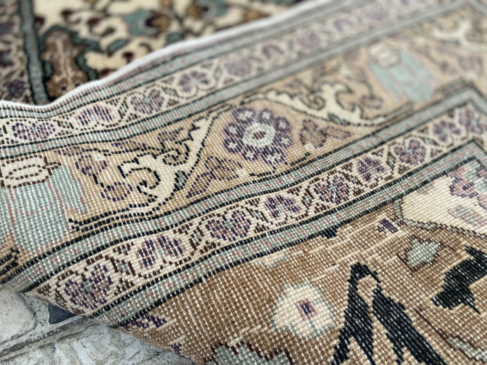 Pre 1980’s ANTIQUE ANATOLIAN TURKISH VINTAGE AREA RUG - GEOMETRIC TRIBAL KAYSERI