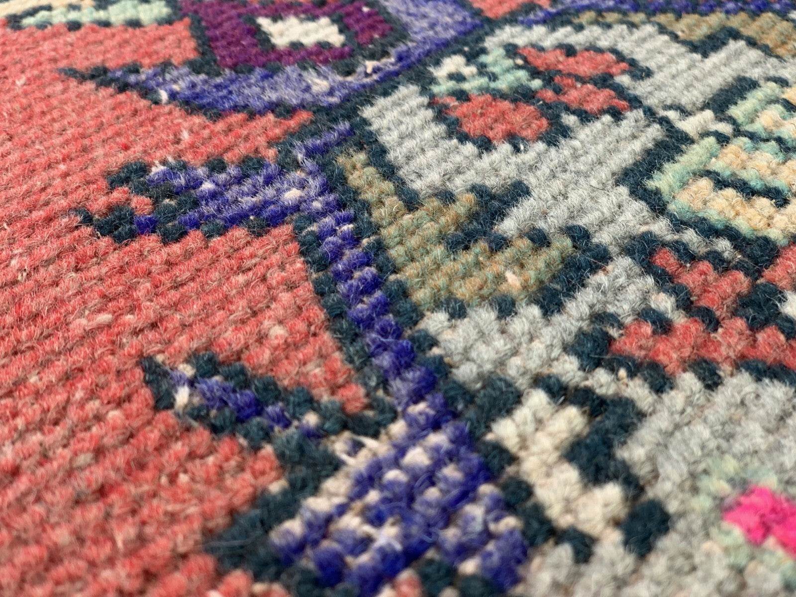 Small Turkish Vintage Oushak Rug, Wool Handmade Farmhouse Geometric 1.5 x 2.8 ft