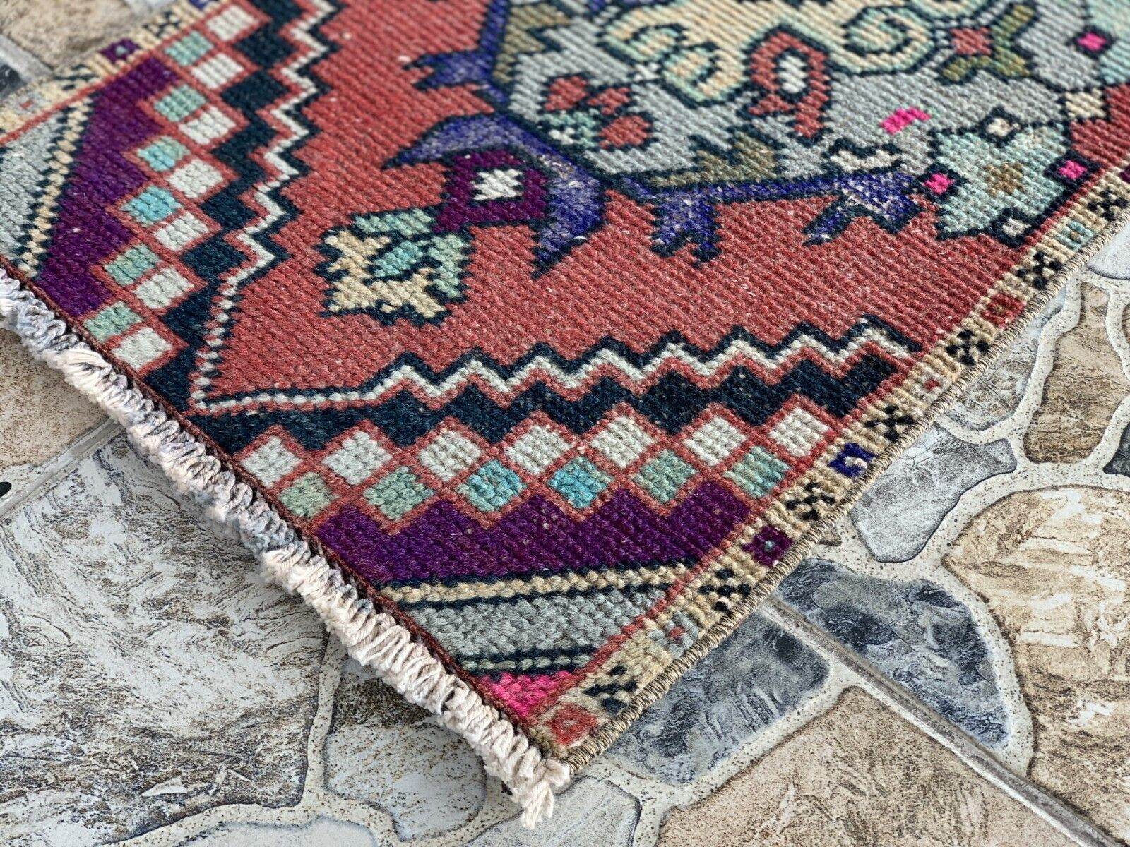 Small Turkish Vintage Oushak Rug, Wool Handmade Farmhouse Geometric 1.5 x 2.8 ft