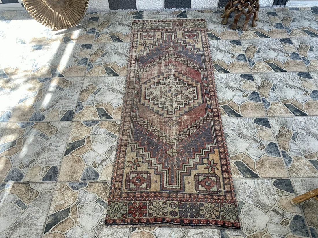 Pre 1980’s ANTIQUE ANATOLIAN FARMHOUSE RUG - GEOMETRIC TRIBAL TURKISH VINTAGE