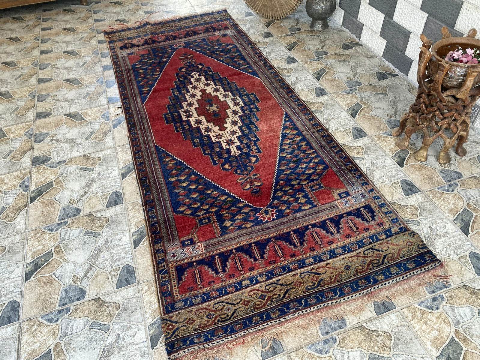 Pre 1980’s ANTIQUE ANATOLIAN FARMHOUSE RUG - GEOMETRIC TRIBAL TURKISH VINTAGE