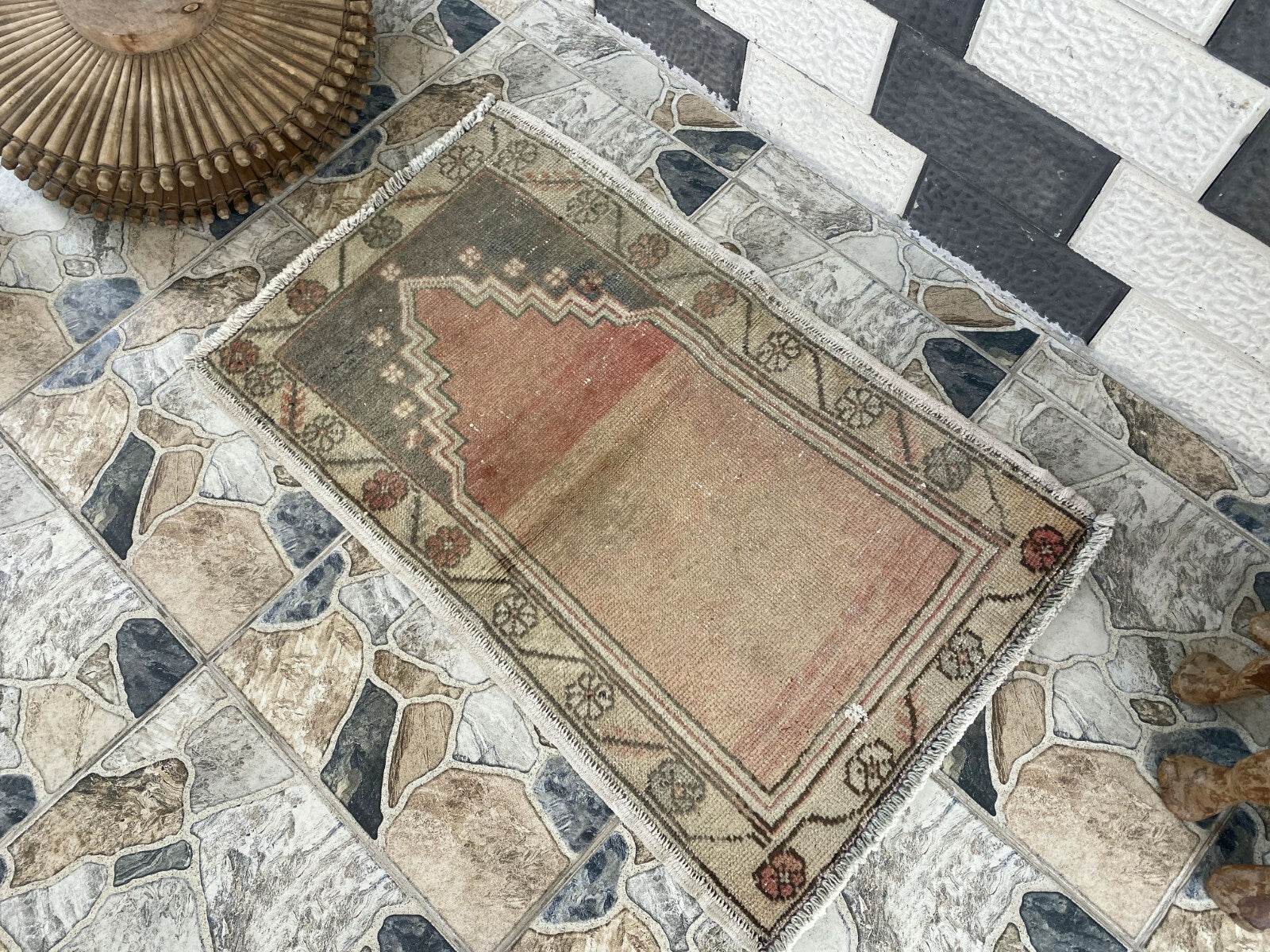 Vintage Turkish Oushak Prayer Rug | 2x3 ft | Hand-Knotted Wool Anatolian Tribal