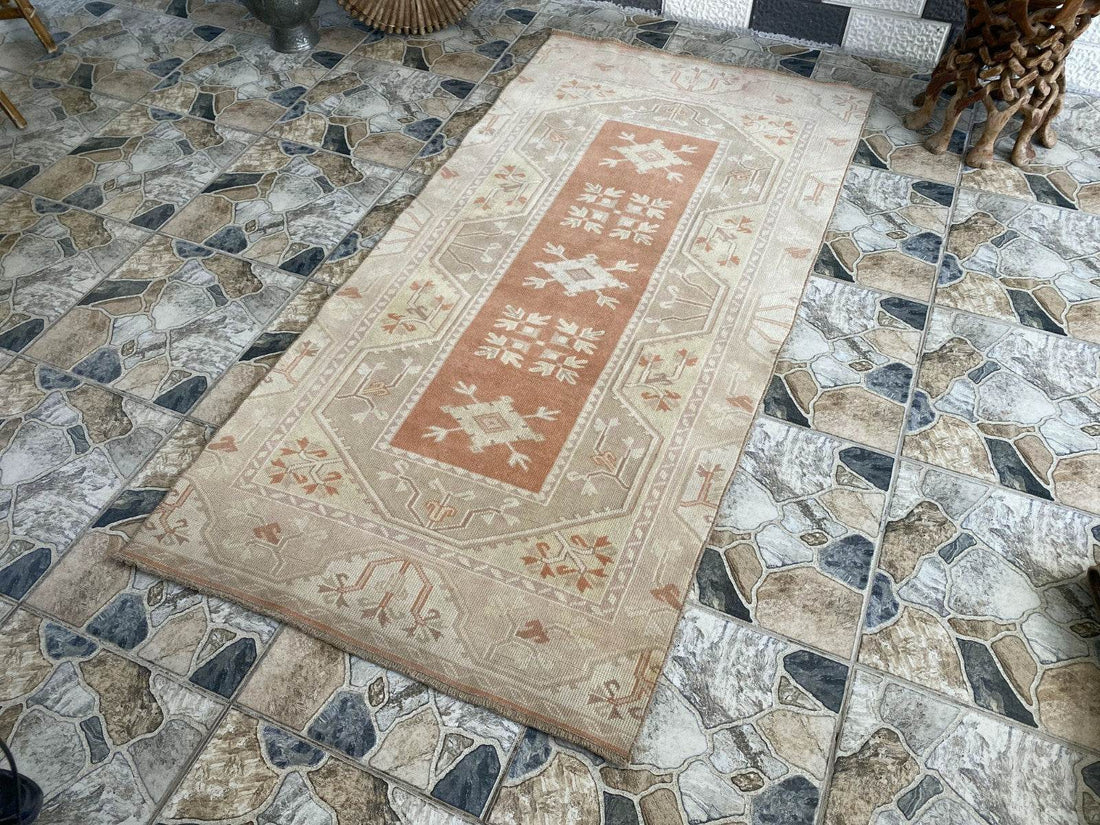 Pre 1970’s ANTIQUE ANATOLIAN FARMHOUSE RUG - GEOMETRIC TRIBAL TURKISH VINTAGE