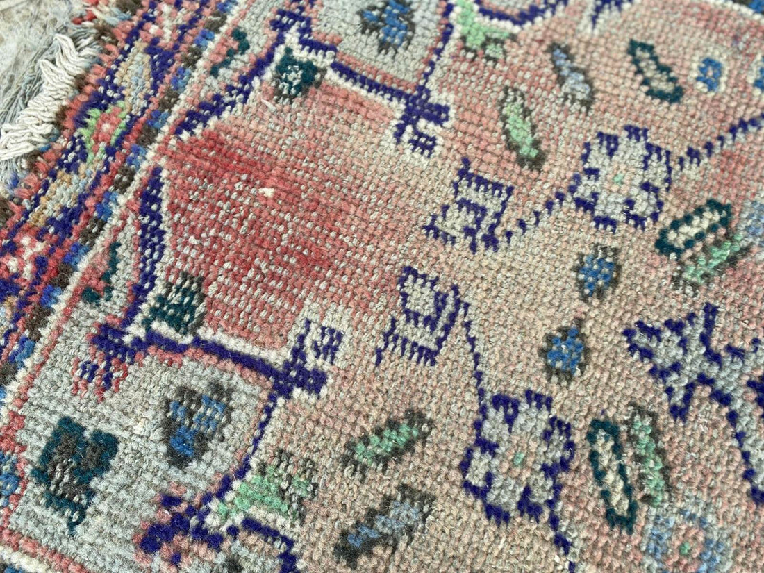 Turkish Vintage Rug, Farmhouse Geometric Hand-Knotted Wool Medallion Rug 2x4 ft