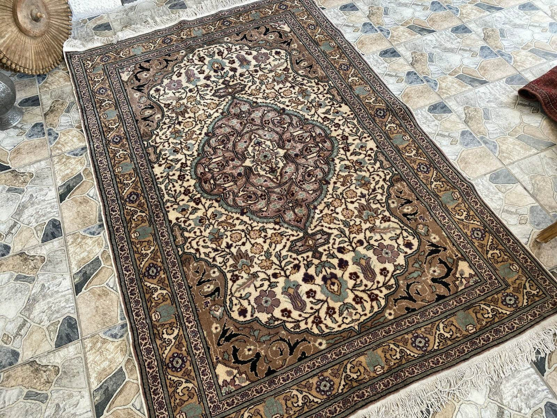 Pre 1980’s ANTIQUE ANATOLIAN TURKISH VINTAGE AREA RUG - GEOMETRIC TRIBAL KAYSERI