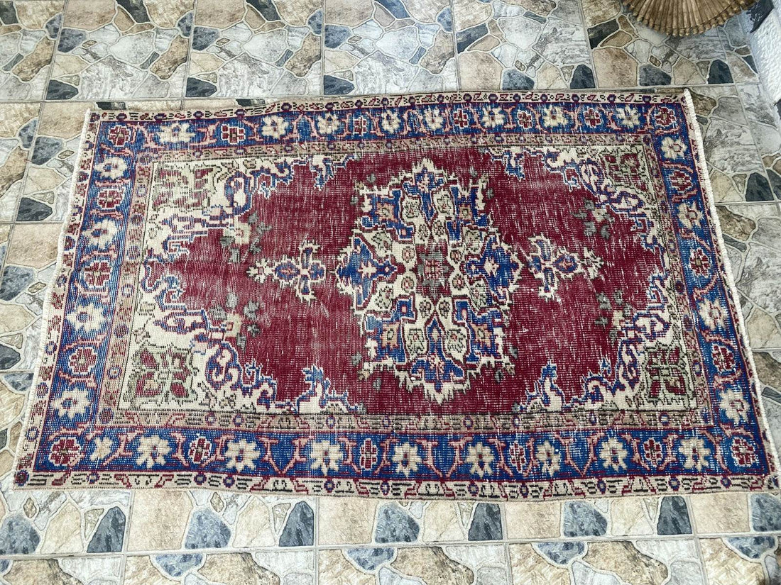 Pre 1970’s ANTIQUE ANATOLIAN FARMHOUSE RUG - GEOMETRIC TRIBAL TURKISH VINTAGE
